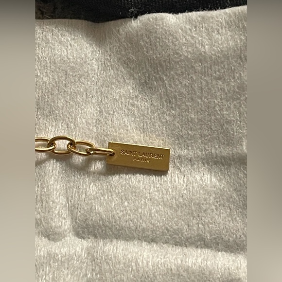 YSL Cassandre Twist Pendant Necklace - Picture 6 of 8